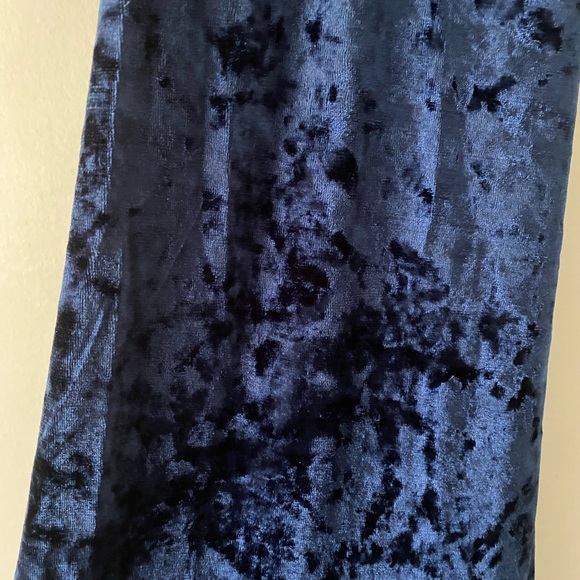 2/50$! 👗NWT Blue velvet gown - Picture 4 of 5